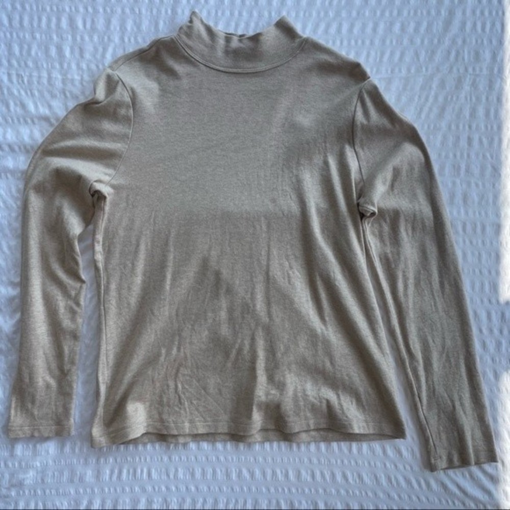 Beige Laura Scott Turtleneck, size medium